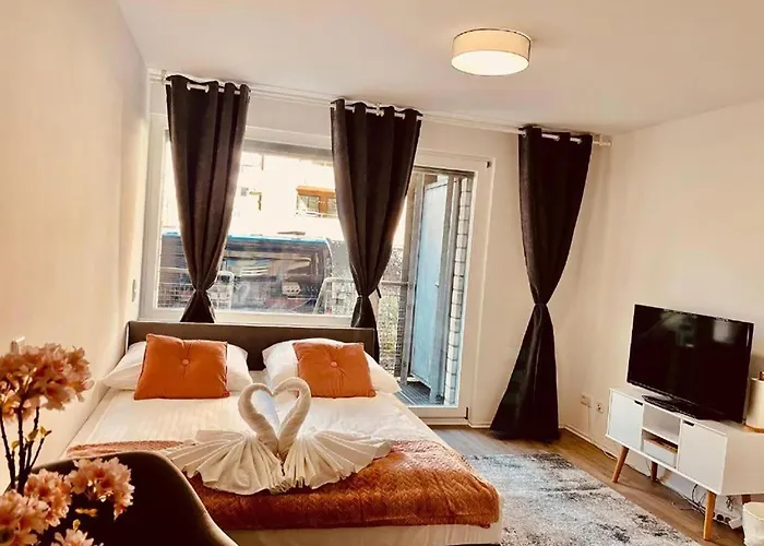Central Studio Aparment In Popular Neighborhood
